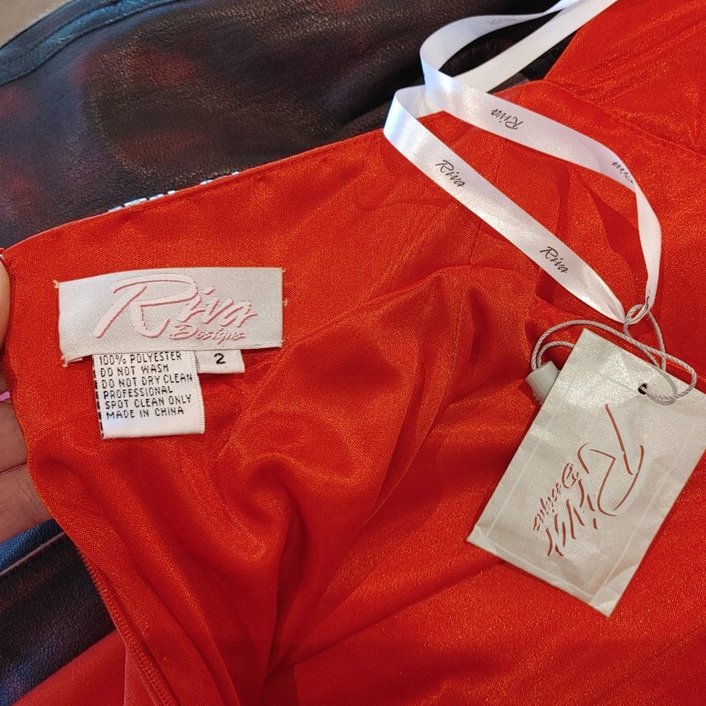 Red Prom/Formal Dress with Interlocking Neckline and Deep V - Picture 11 of 12